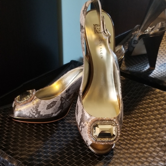 Peep toe sling back sandles never worn - Picture 4 of 4